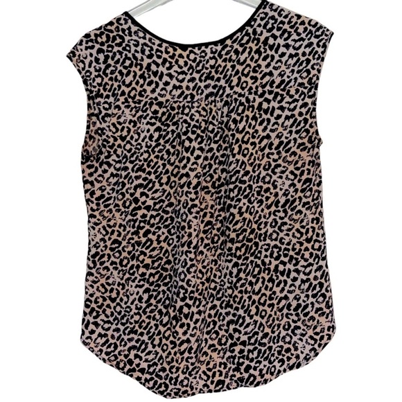 KENAR Animal Print Short Sleeve Top Size Medium. - Picture 3 of 5